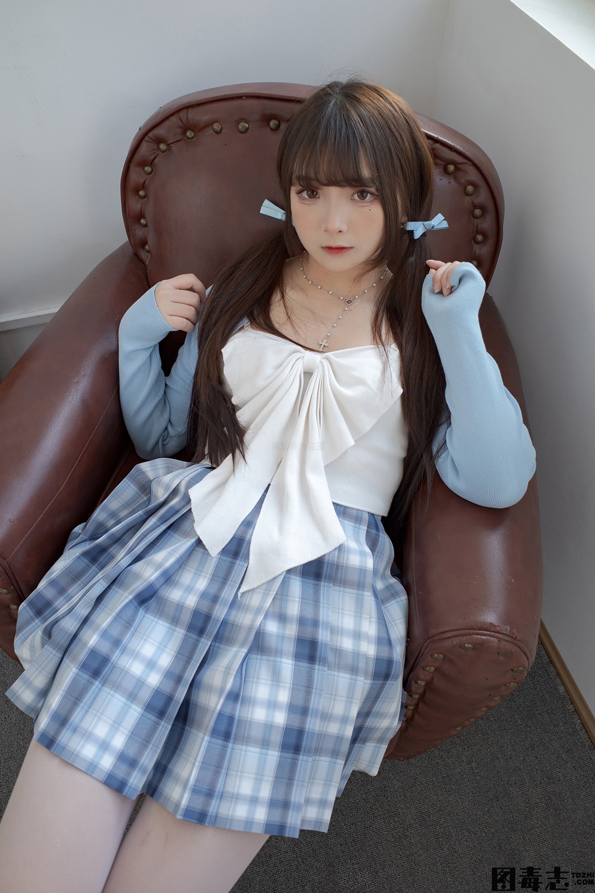 [森萝财团] 有料008 古川kagura 沙发上的白丝