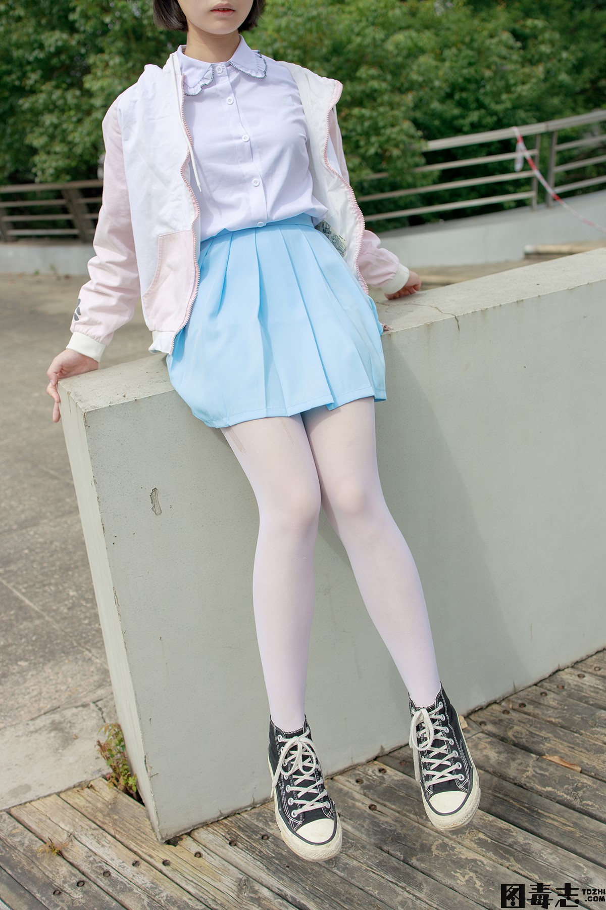 [森萝财团] 有料005 小茵 公园白丝