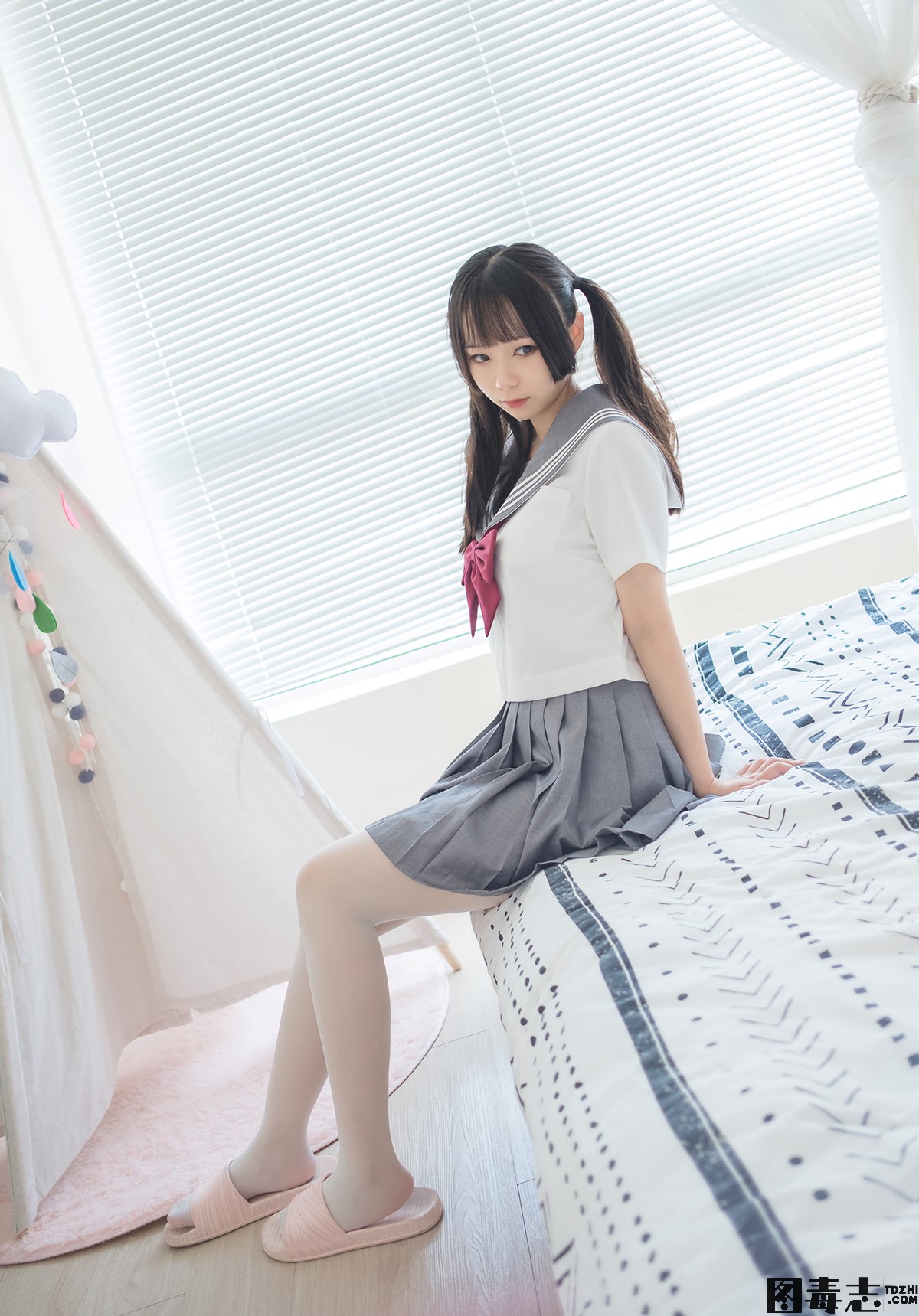 [轻兰映画] Grand.018 半度度度喵 白丝水手裙