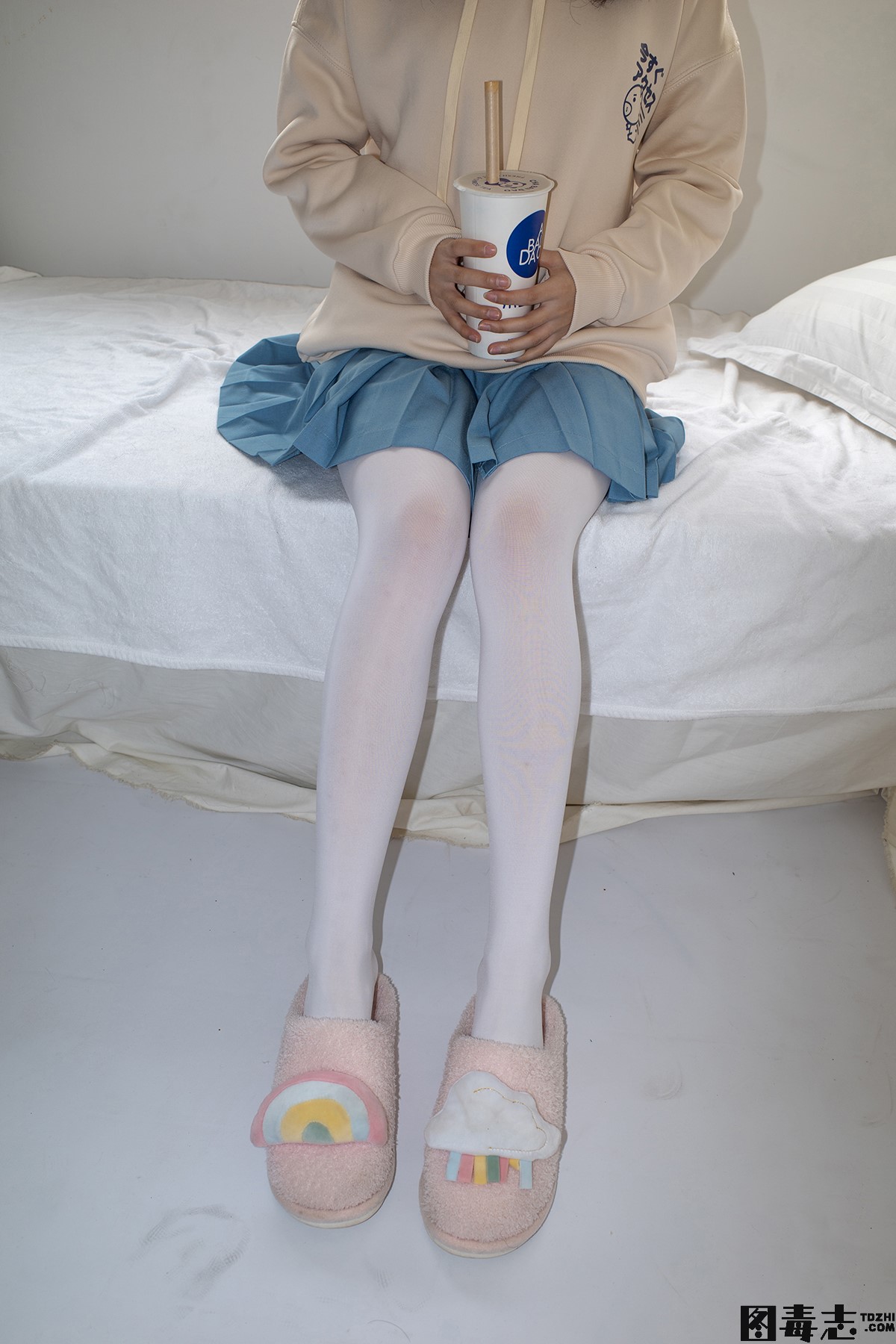 [森萝财团] 有料024 小香 白丝双马尾萝莉