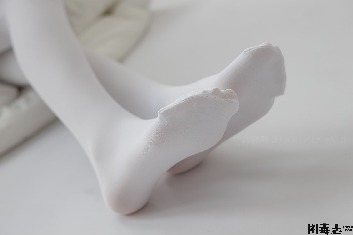 [森萝财团] 爱花写真 ALPHA-016 青涩性感