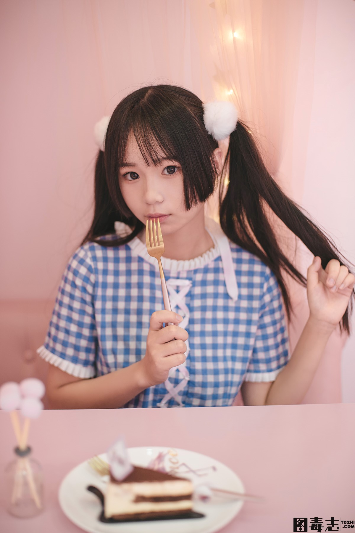 [轻兰映画] SPL.010 半度度度喵 格子连衣裙