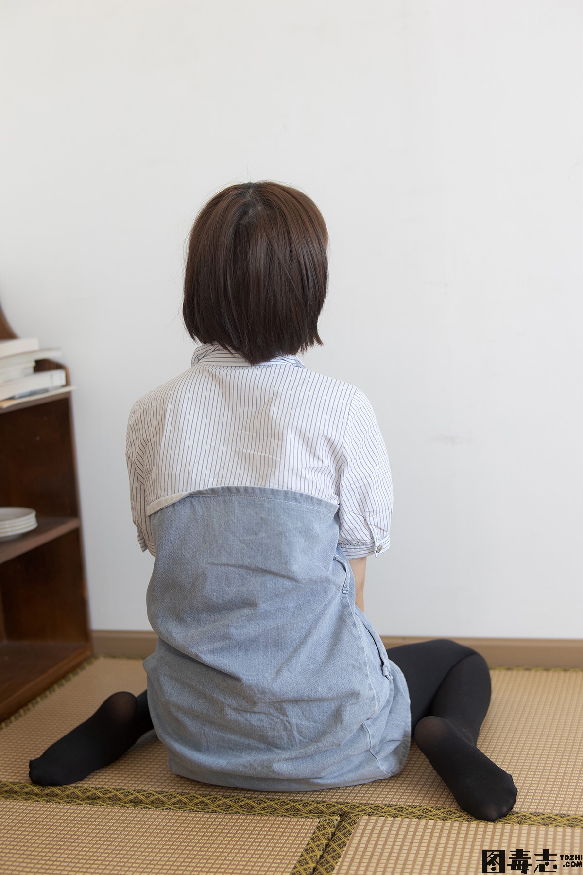 [森萝财团] 有料031 小青&匿名 高叉短肉丝