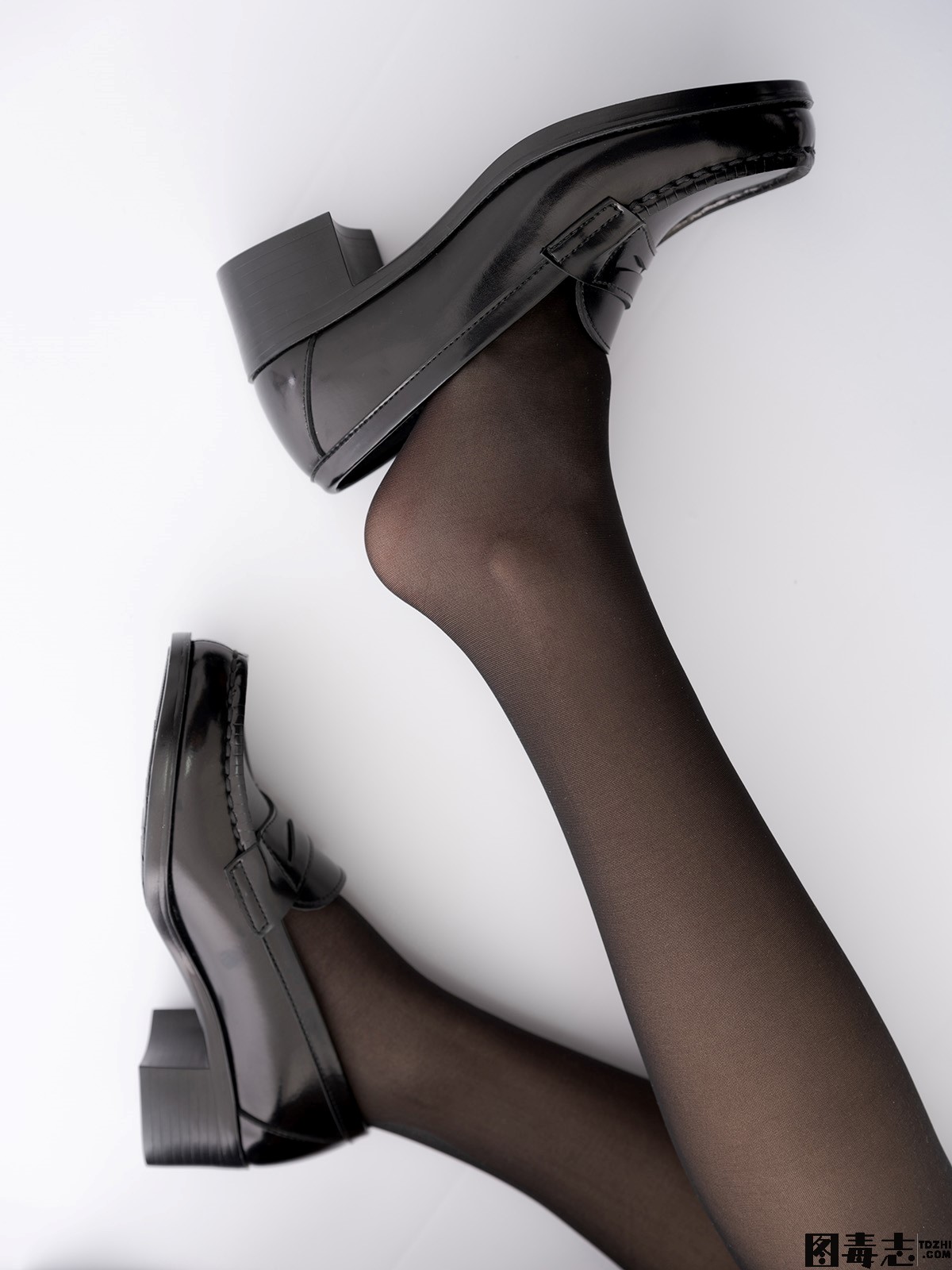 [紧急企划] NO.015 一只喵喵梓 教室里的性感黑丝（1亿像素）