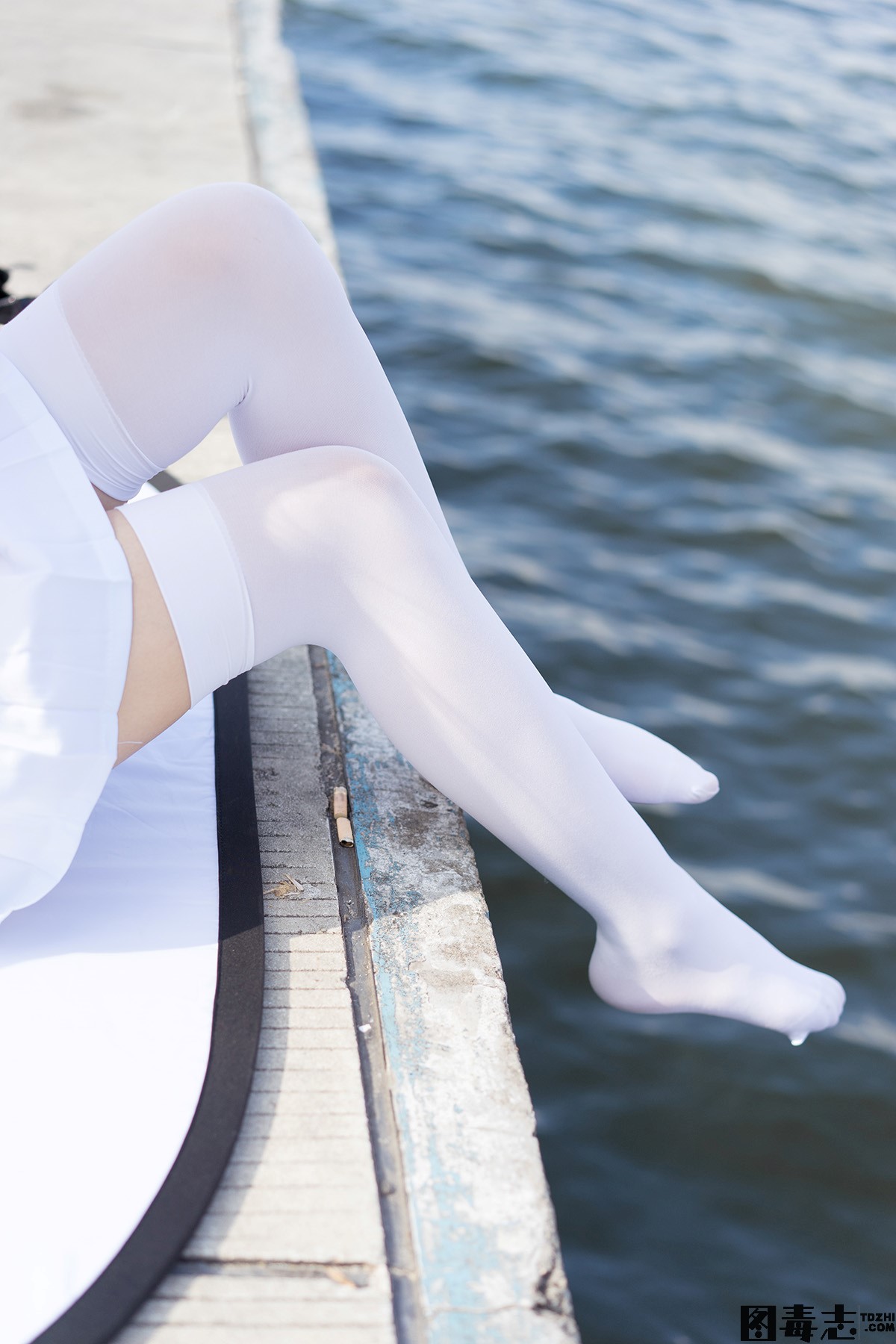 [喵写真]R15-010湖边白丝萝莉