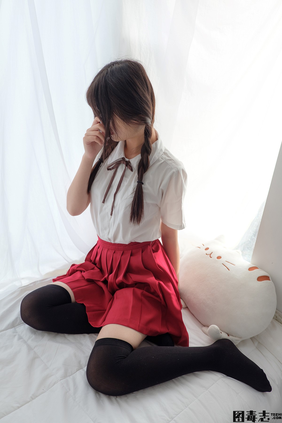 [喵写真] R15-013 红裙黑丝