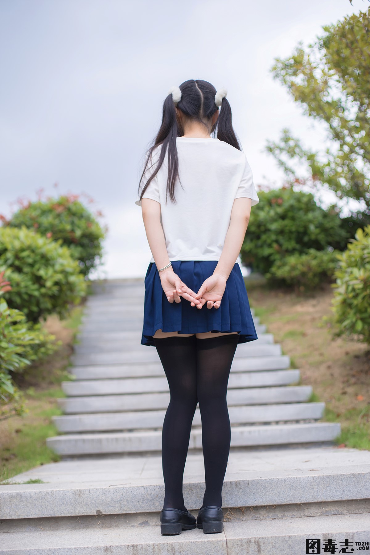 [轻兰映画] SPL.005 半度度度喵 少女的黑白丝