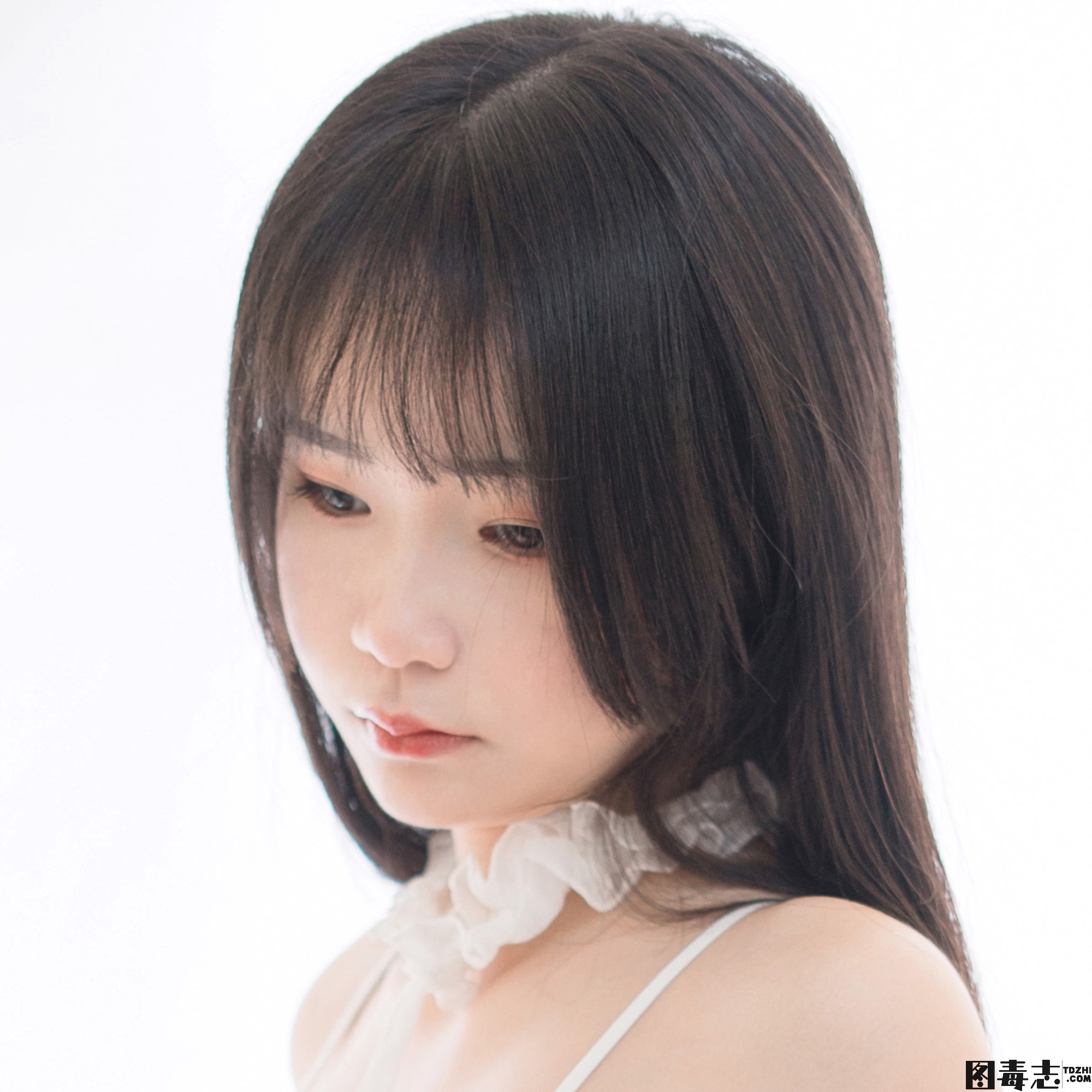 [轻兰映画] Grand.009 半度度度喵 白丝春潮