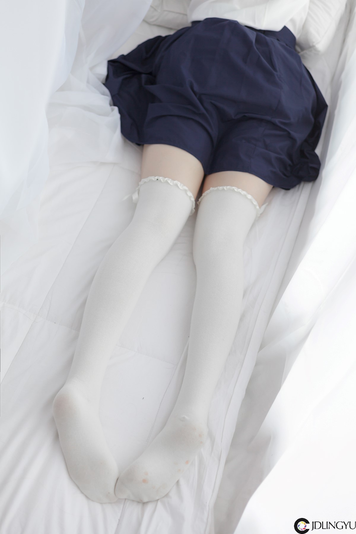 [少女秩序] VOL.008 过膝白丝短裙