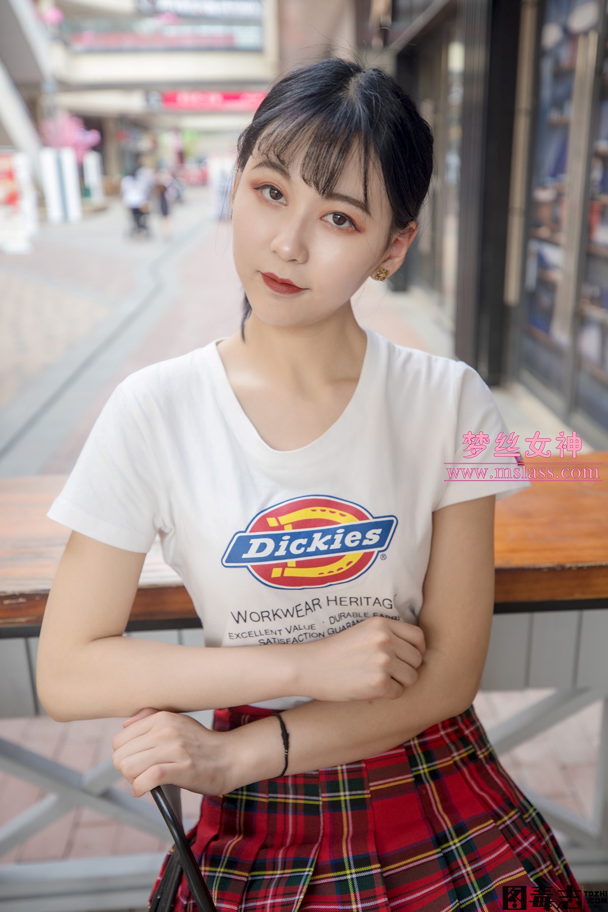 [MSLASS梦丝女神] 2019.05.23 可岚《油光丝袜少女》