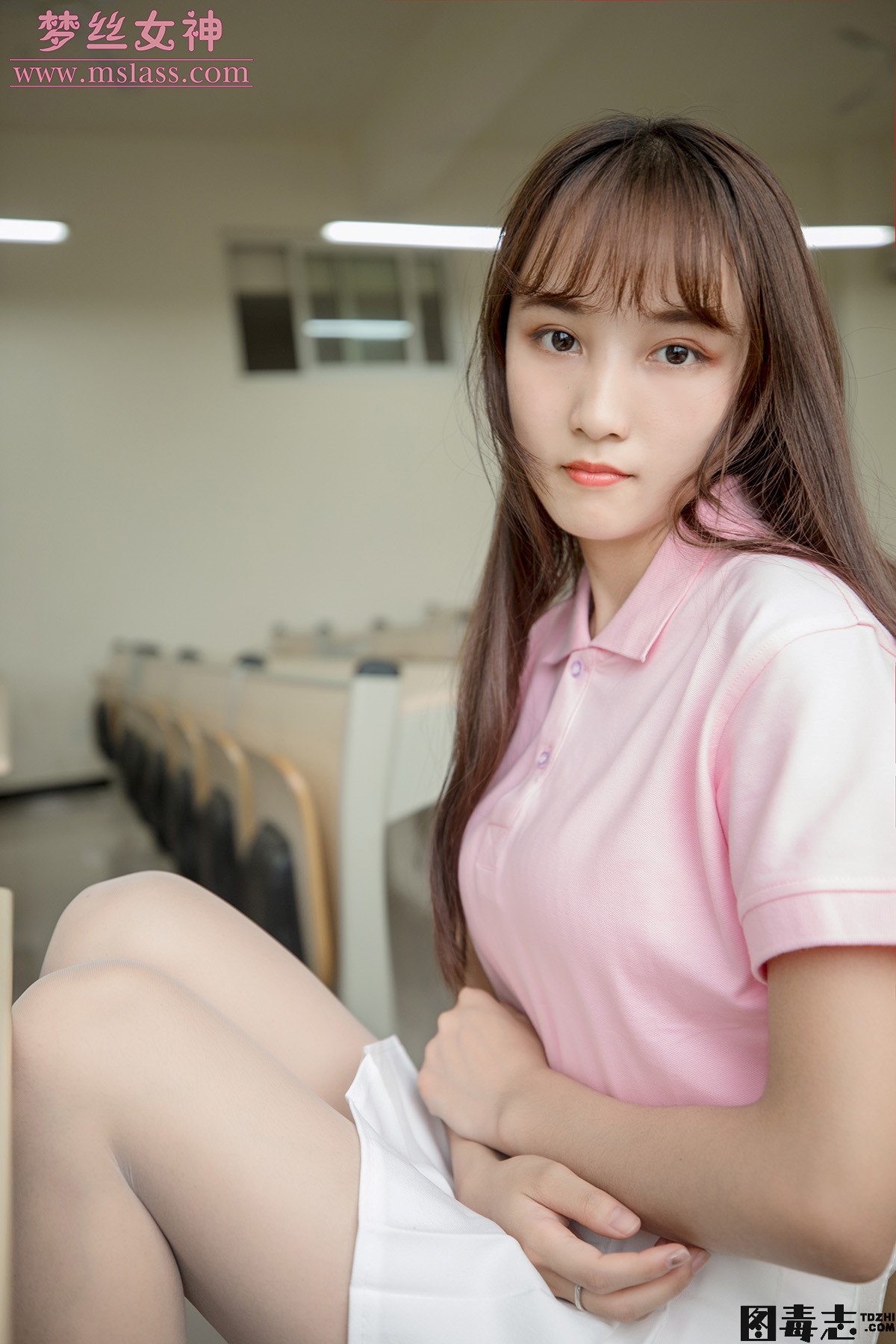 [MSLASS梦丝女神] 2019.05.27 小兔《校园黑丝和白丝的可爱》