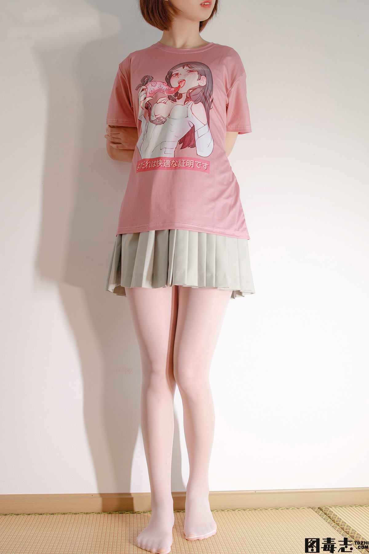 [森萝财团] 無料004 凉席上的白丝美少女