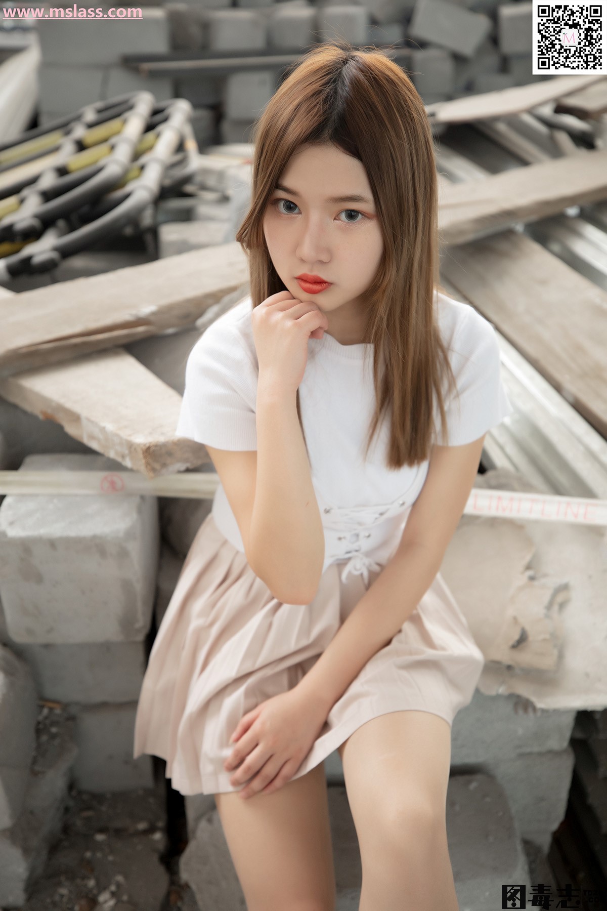 [MSLASS梦丝女神] 2019.08.29 除夕《废墟的小白鞋》