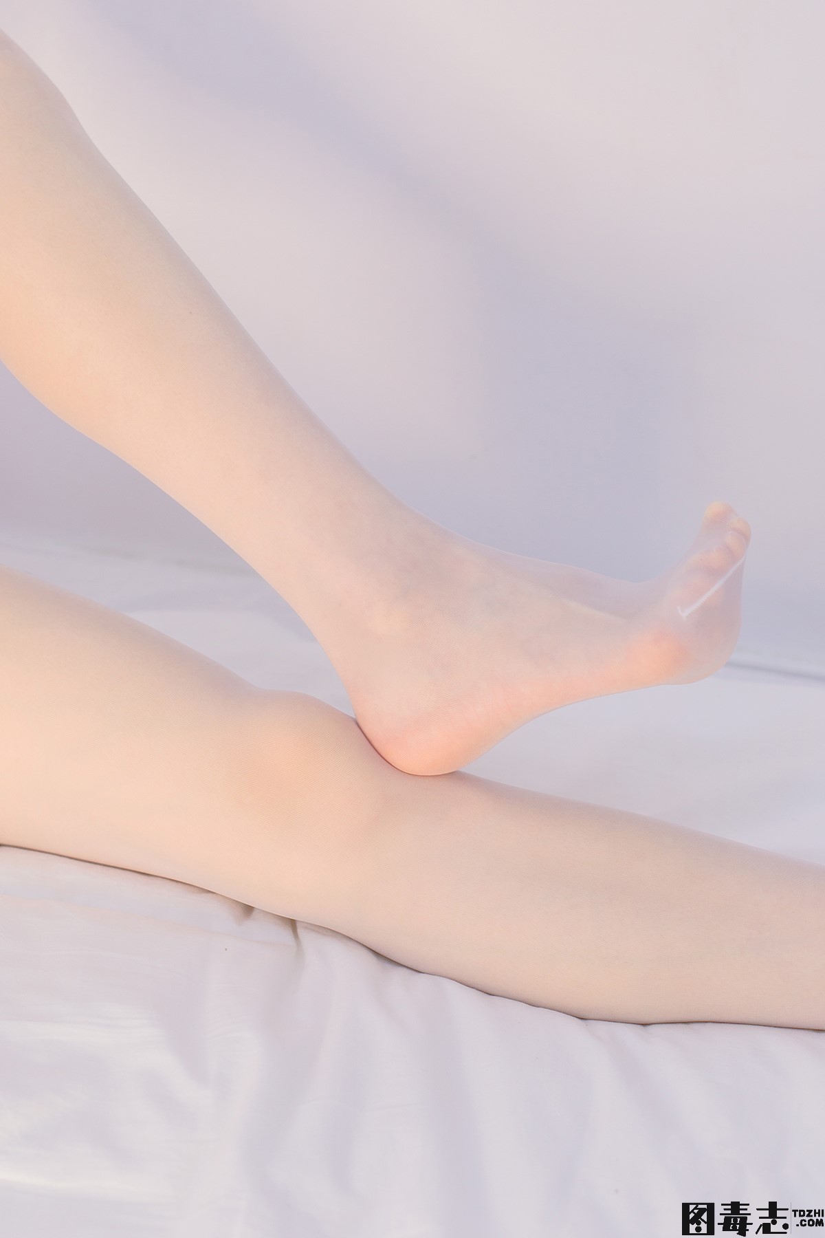 [森萝财团] 有料041 双马尾护士的白丝诱惑