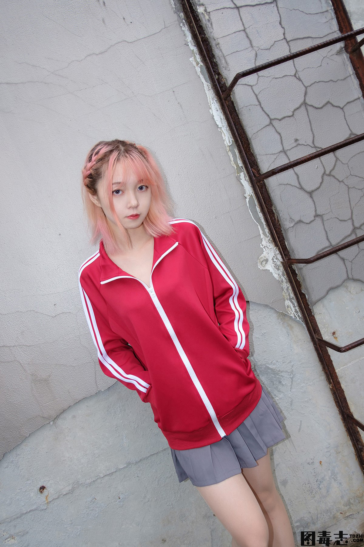 [森萝财团] X-044 红衣少女浴缸玩肉丝