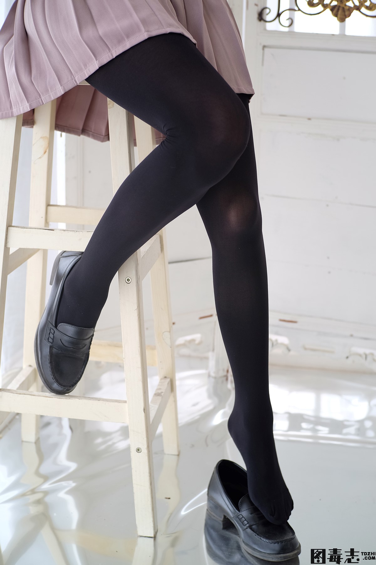 [森萝财团] R15-029 慢慢脱下你的黑丝