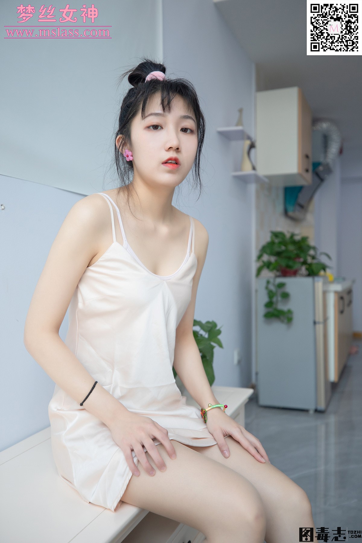 [MSLASS梦丝女神] 2020.11.02 莹仙女《PINK》