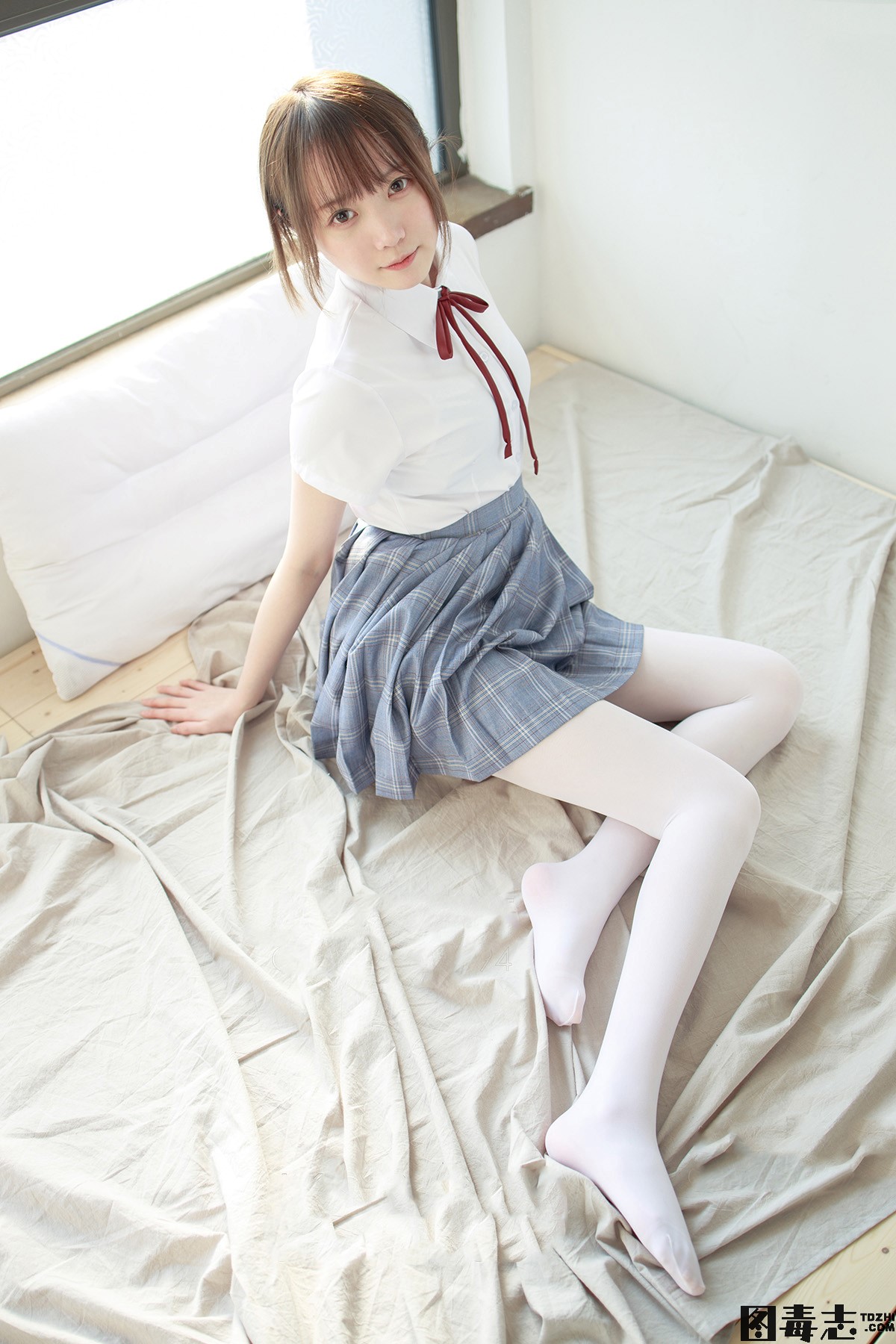 [森萝财团] JKFUN-002 Aika 可爱学妹丝足