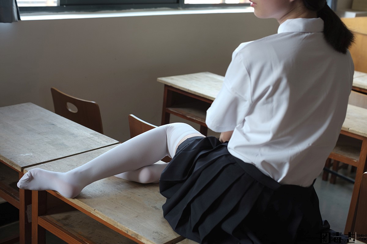 [森萝财团] BETA-022 教室里的JK白丝少女