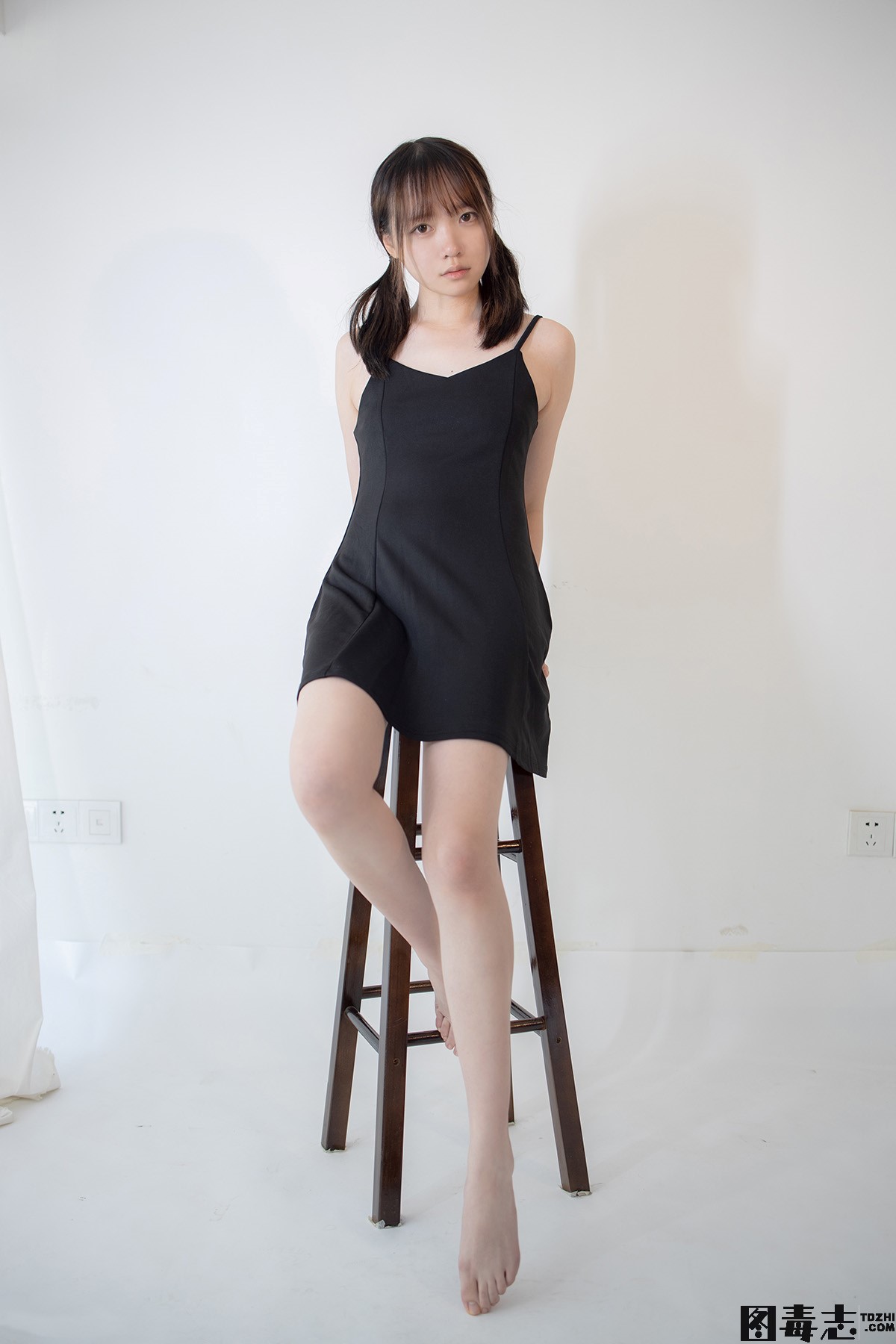 [森萝财团] JKFUN-049 Aika 百圆定制1.5-2 高跟鞋果足