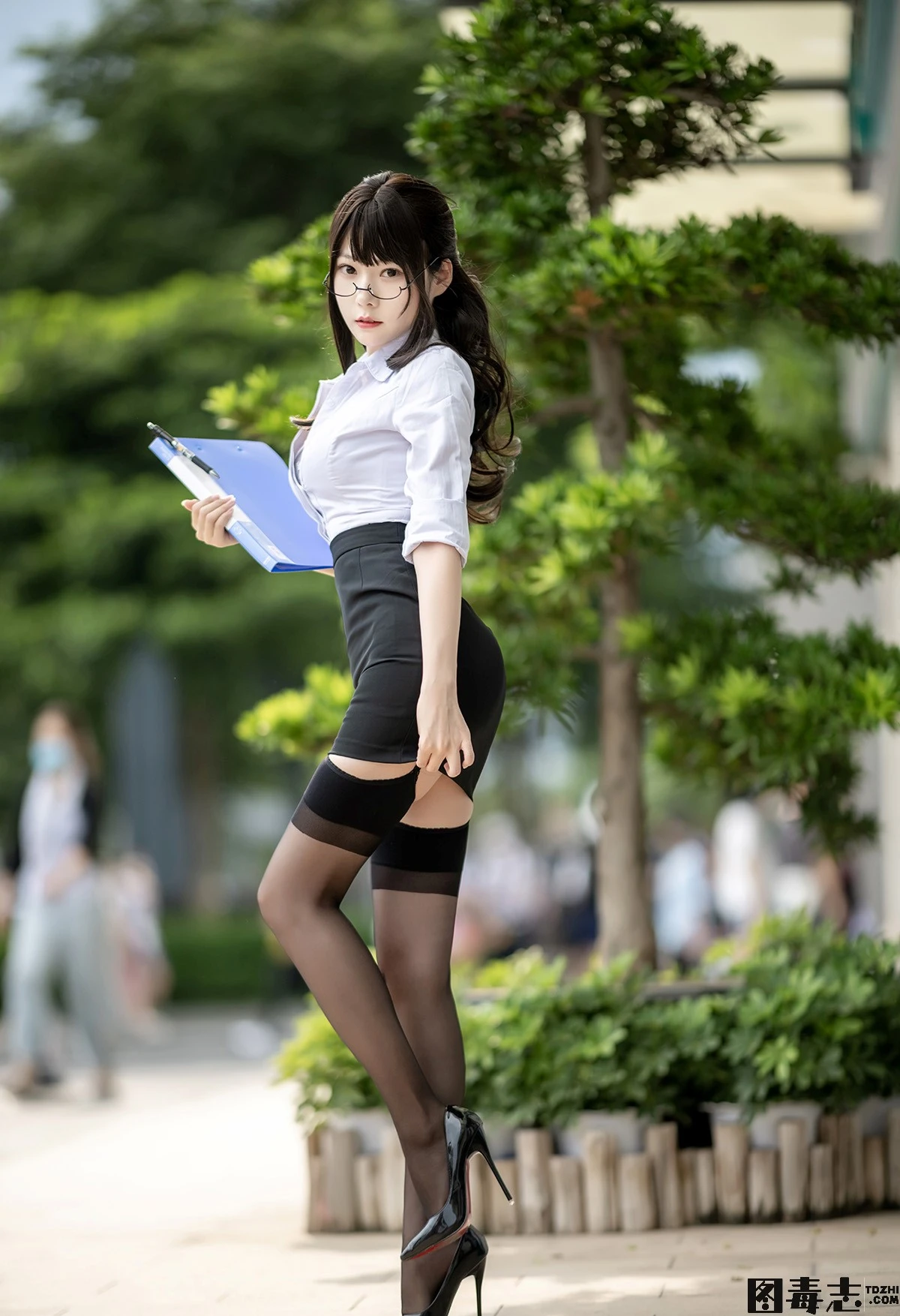 [香草喵露露] 丝袜西装诱惑