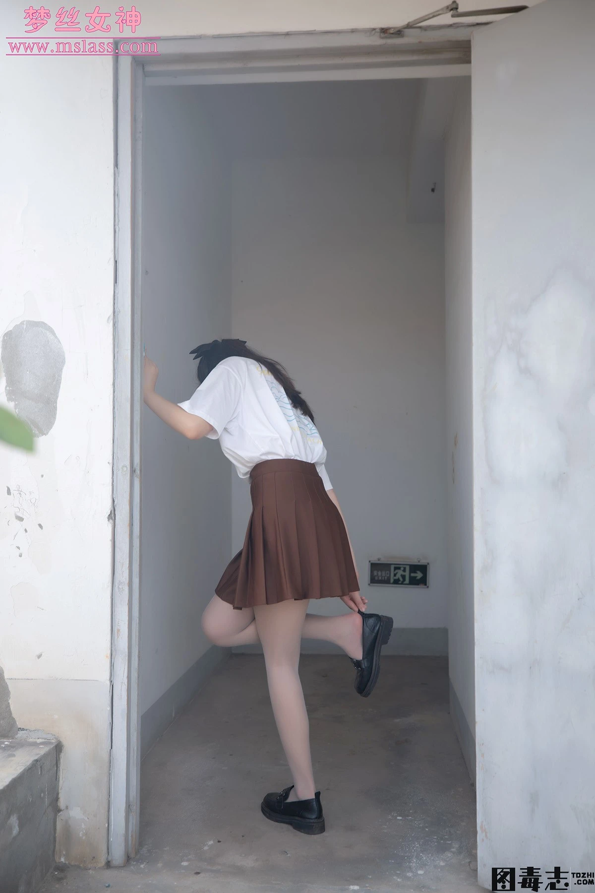 [MSLASS]梦丝女神 – 张小雪 丝袜JK小格调