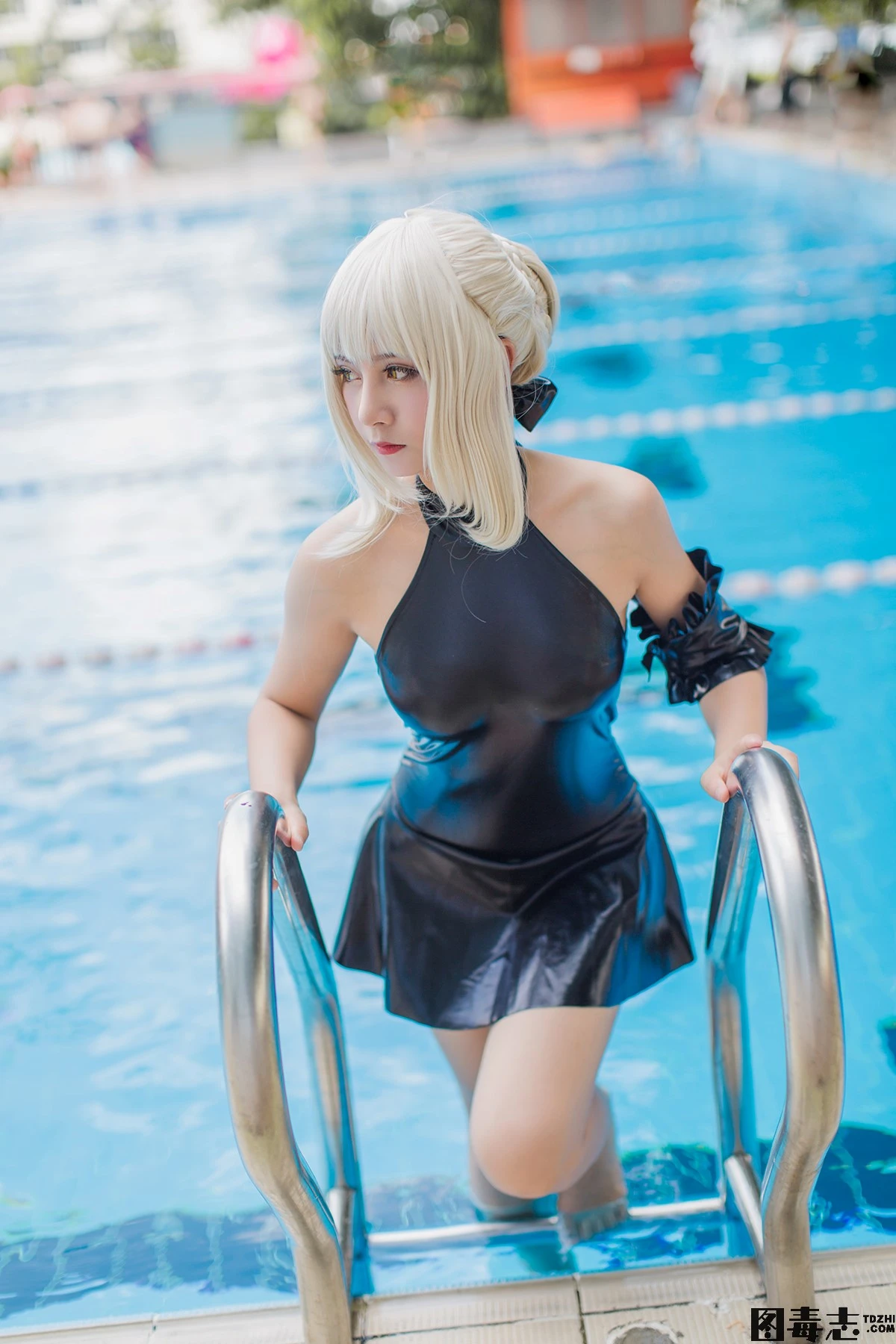 [秋山AkI] 水着黑SABER